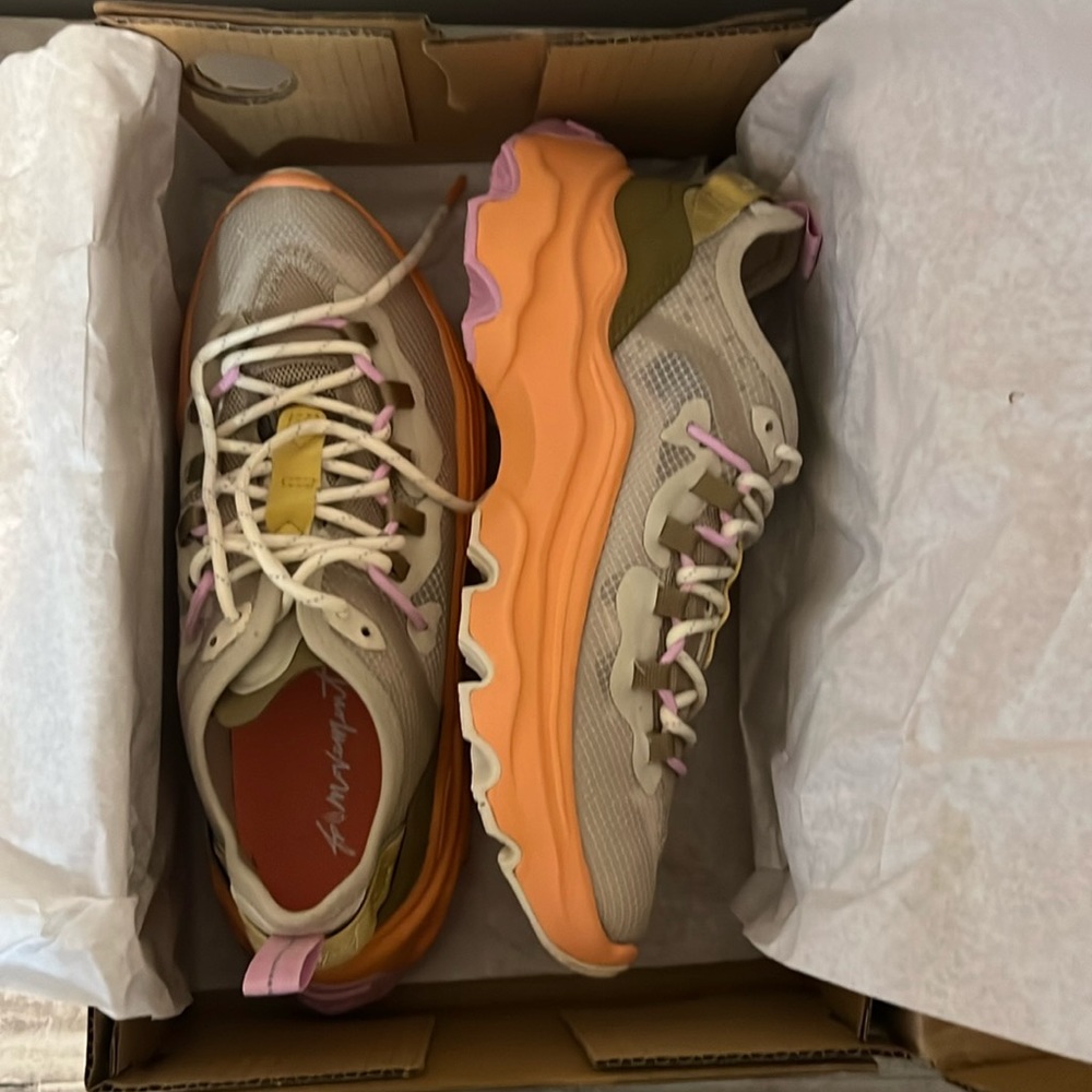 For Movement Sorel tennis shoes, never been worn.